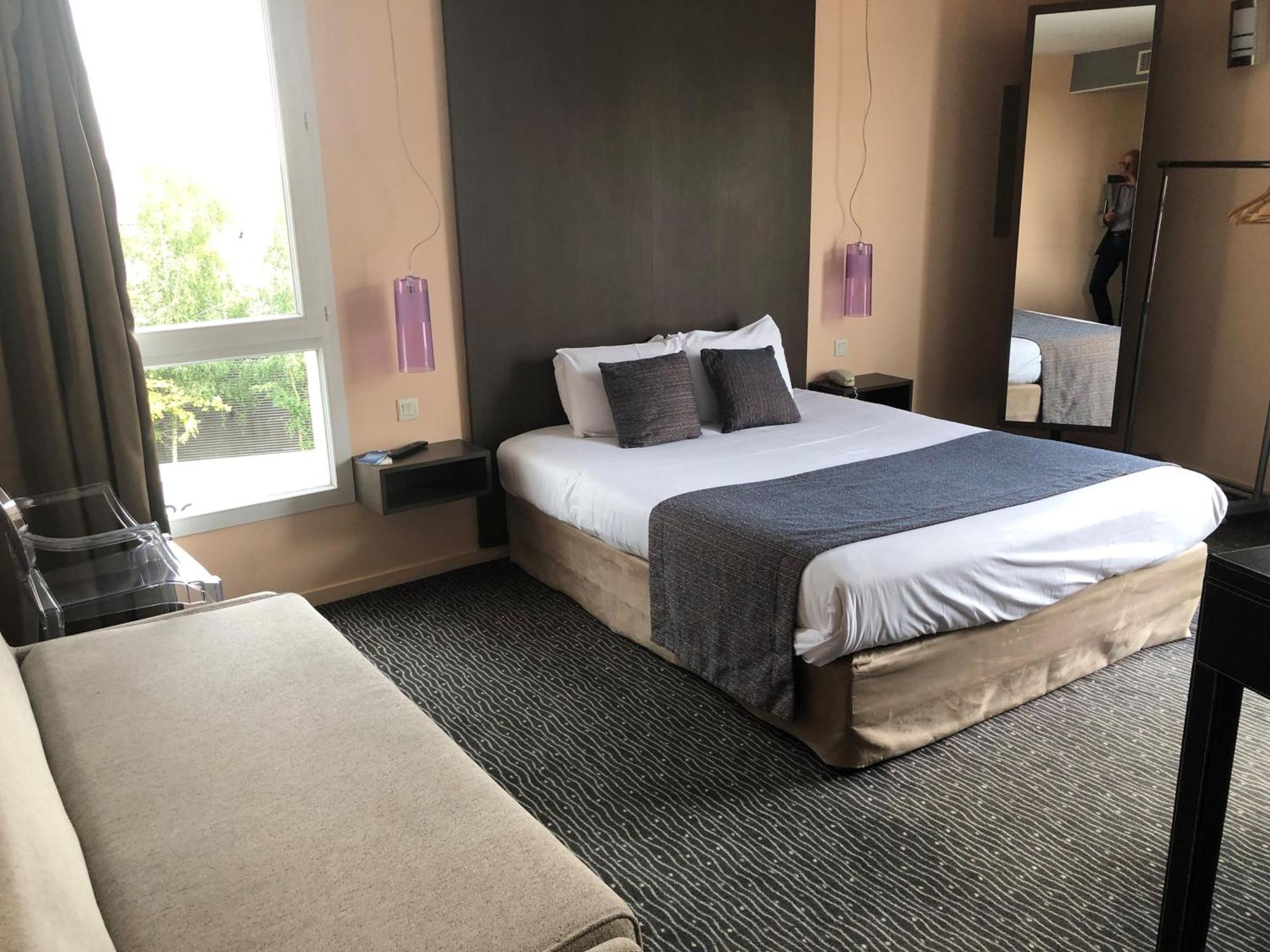 Kyriad Charleville Mezieres Екстер'єр фото