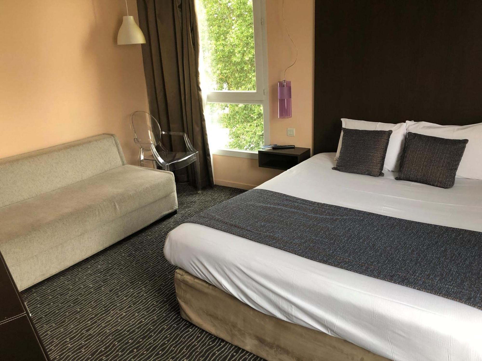 Kyriad Charleville Mezieres Екстер'єр фото