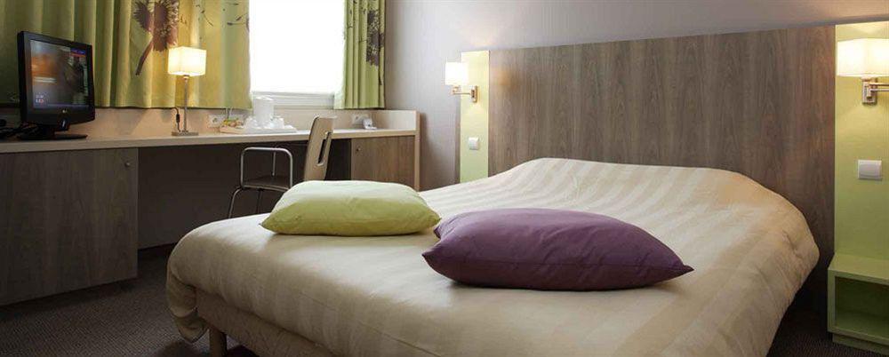 Kyriad Charleville Mezieres Екстер'єр фото