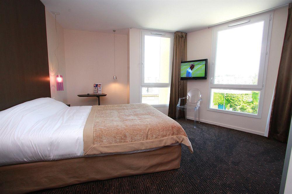 Kyriad Charleville Mezieres Екстер'єр фото